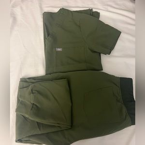 Figs scrubs olive size medium